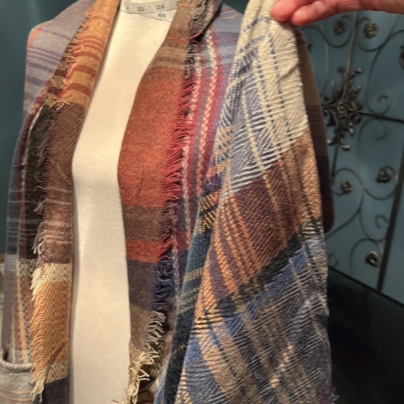 New Three Bird nest Plaid Multicolored Pocket Ruana - Picture 10 of 14